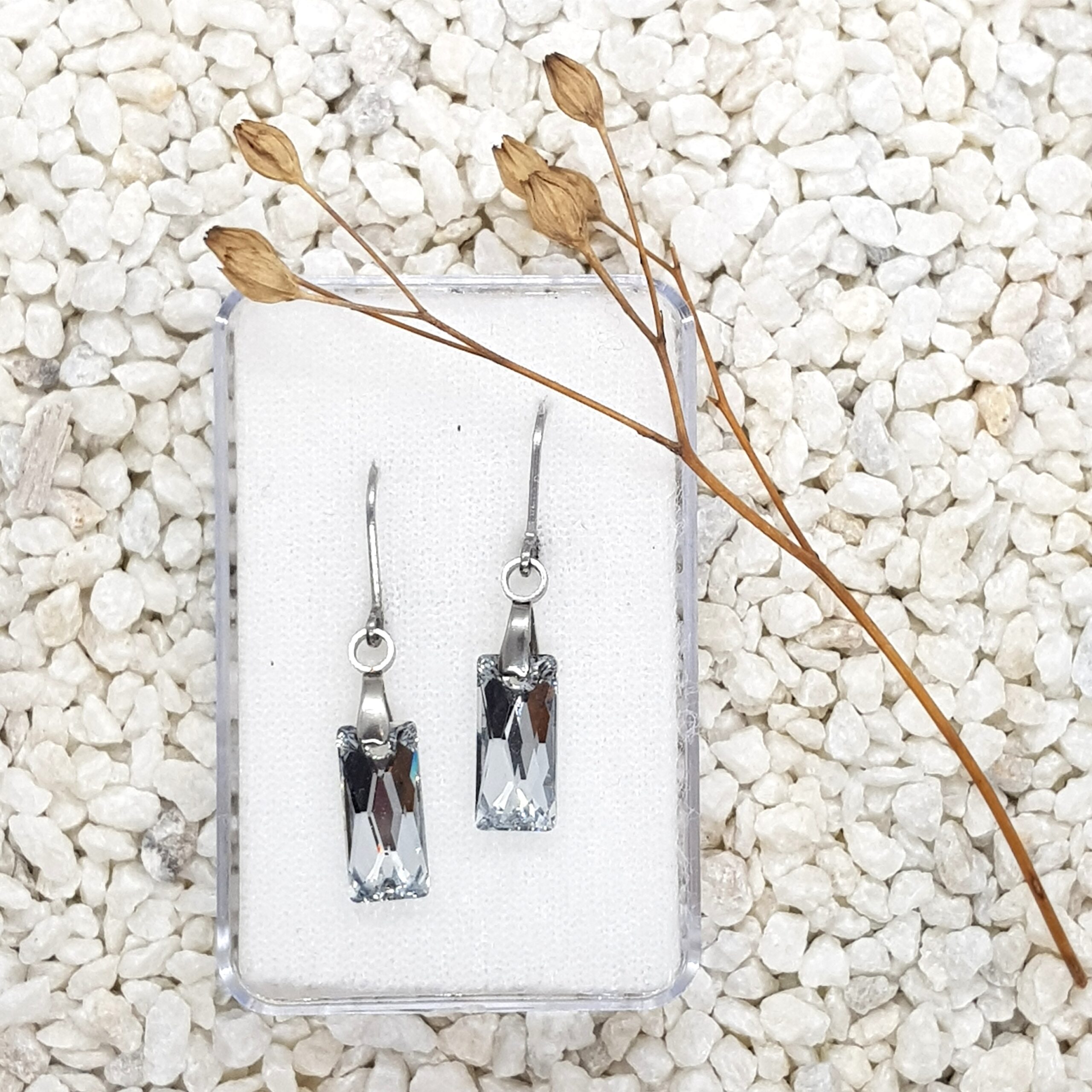 Náušnice hranolky stříbrnošedé