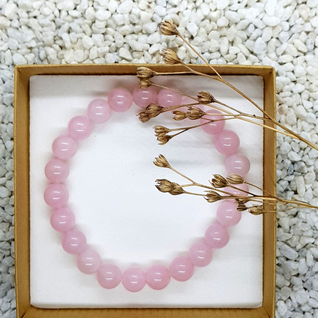 Náramek z růženínu