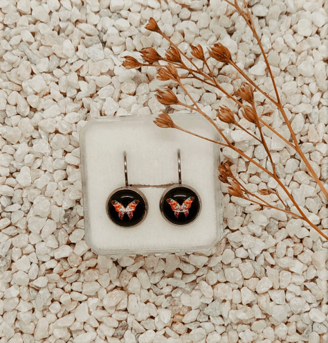 Náušnice s barevnými motýlky