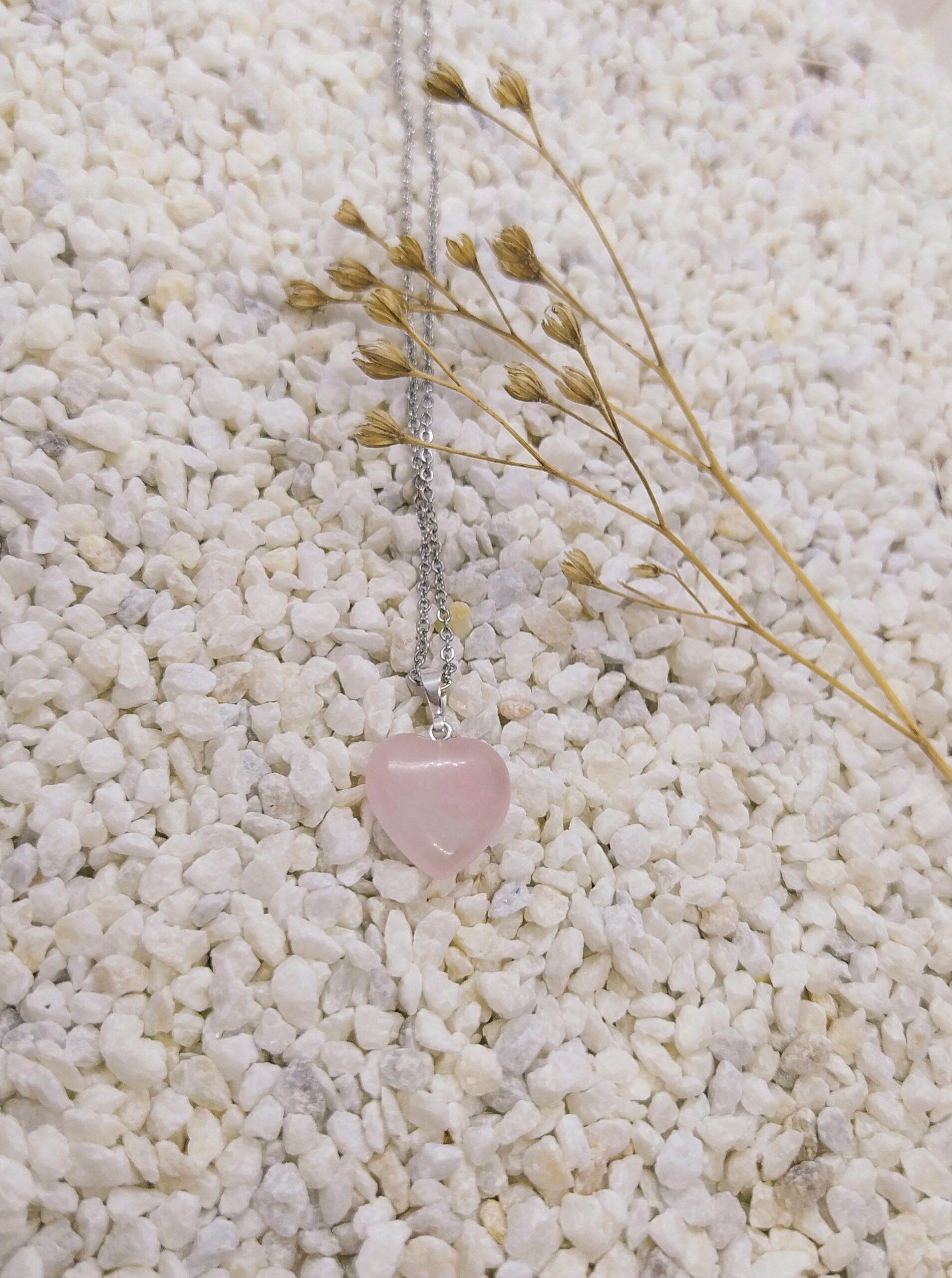 Řetízek se srdíčkem z růženínu