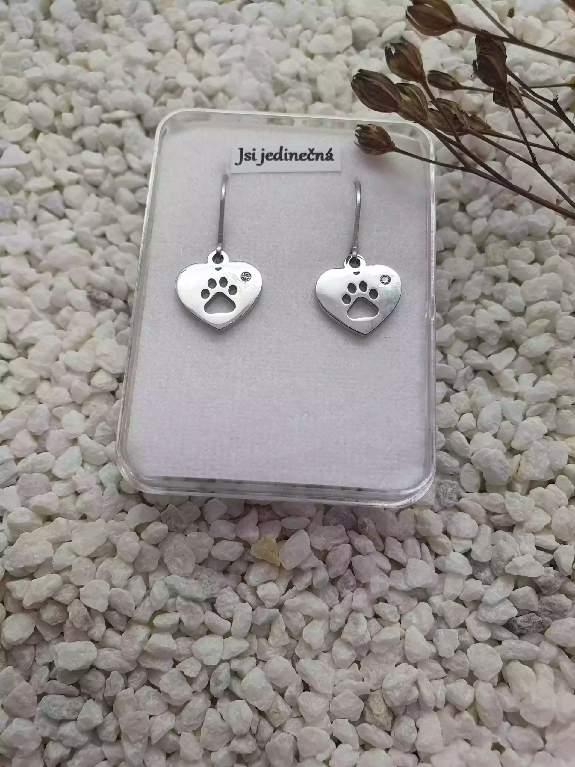 Srdíčkové náušnice s tlapičkou
