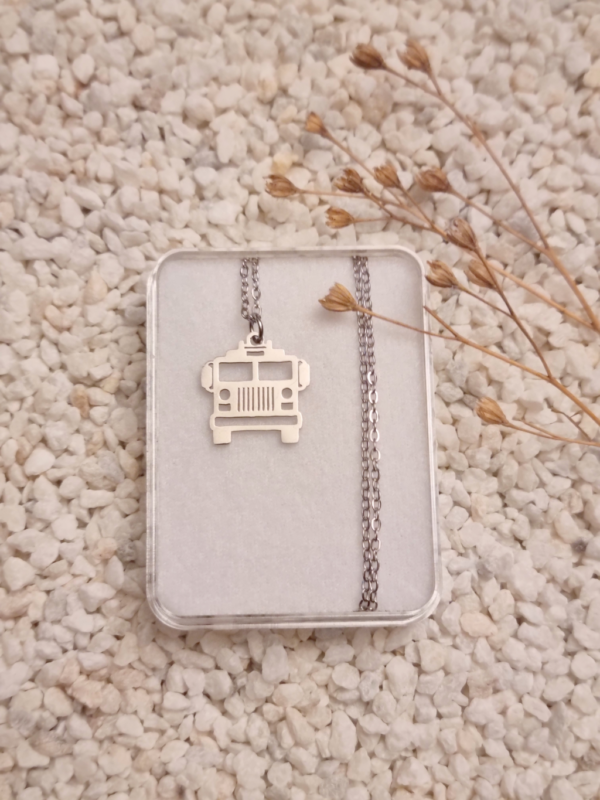 Řetízek s přívěskem - auto