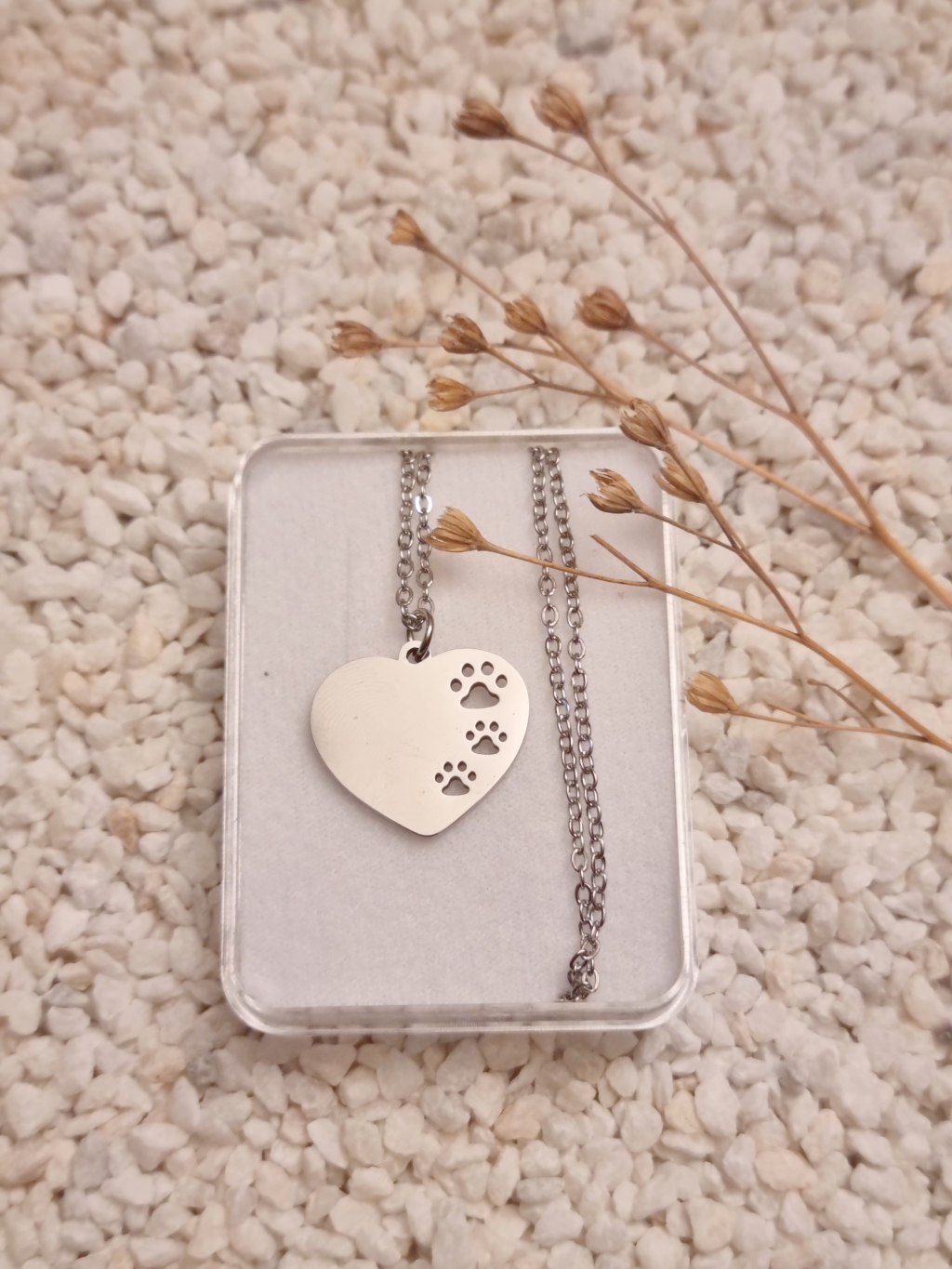 Řetízek s přívěskem – srdce – tlapky